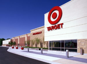Target inchide toate magazinele din Canada